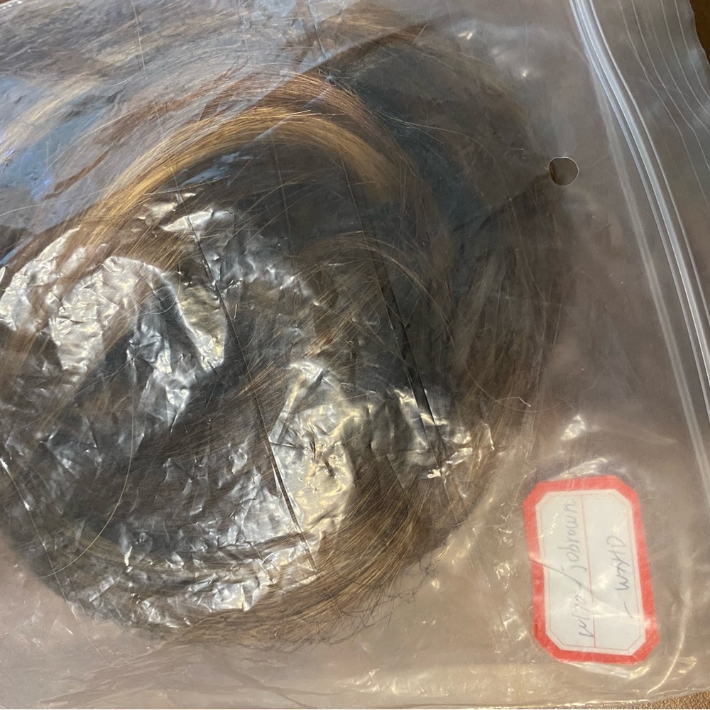Bundle lot of 4 long synthetic wigs - Picture 4 of 5